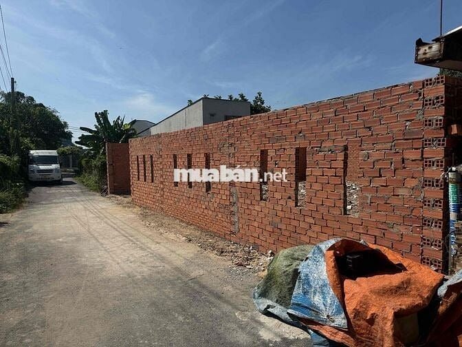 gia đình cần bán lô đất nền đẹp. diện tích đẹp. đường thông tứ hướng.