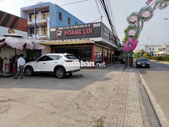 Lô góc đường Nguyễn Văn Tiếp giao với Quốc Lộ 1A , Bến Lức, Long An