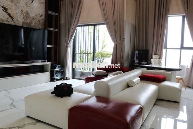 cần bán Penthouse 5PN- căn góc -269m2-full NT luxury-Chỉ 12ty3