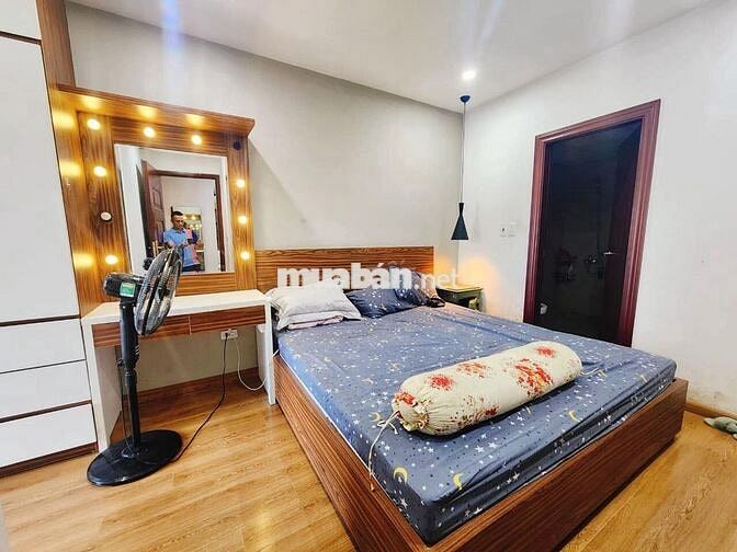 Hiếm!Bán chung cư KĐT Việt Hưng - 75m -2PN - Full nội thất. Nhỉnh 4 tỷ