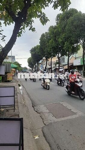 Bán nhà mặt tiền nguyễn kiệm gần BigC