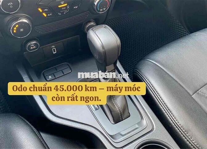 Ford Ranger 2022 Ghi Vàng – hỗ trợ góp 70%