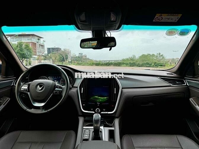 VinFast Lux A2.0 2021 2.0 AT - 50000 km