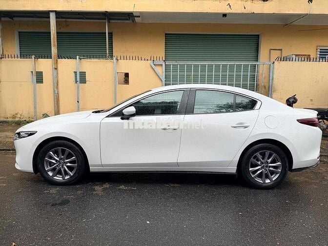 Mazda 3 2023 1.5L Luxury - 39000 km