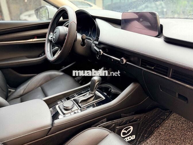 Mazda 3 2023 1.5L Luxury - 39000 km