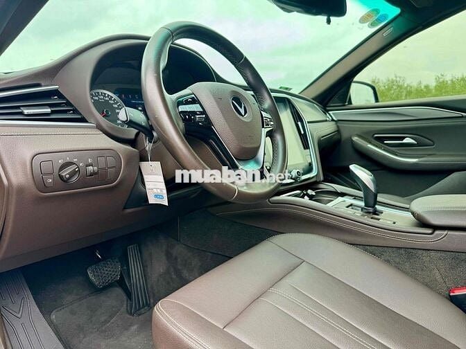 VinFast Lux A2.0 2021 2.0 AT - 50000 km