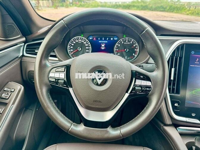 VinFast Lux A2.0 2021 2.0 AT - 50000 km