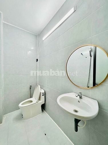 Cần bán nhà trước tết, 2pn, 2 toilet, 1 phòng thờ, SHR, quận Bình Tân