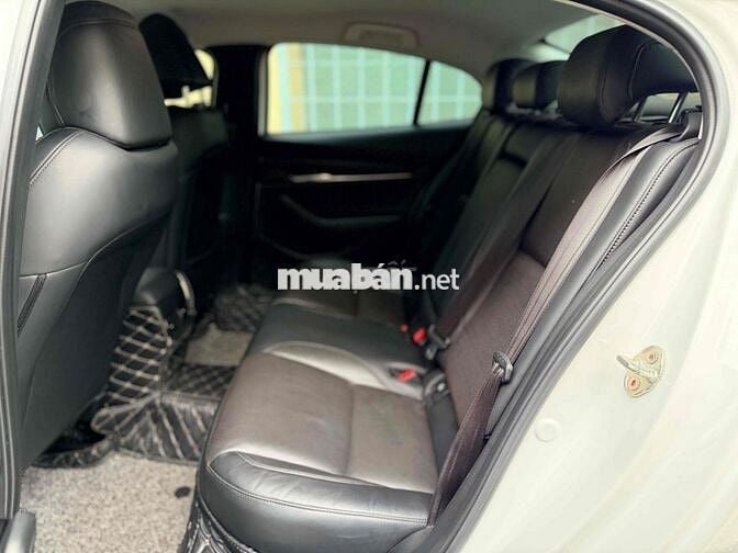 Mazda 3 2023 1.5L Luxury - 39000 km