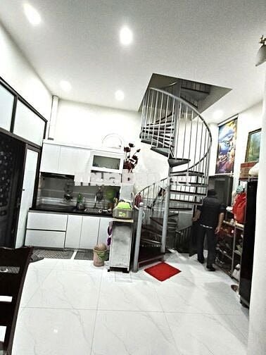 *** 1 căn Đội Cấn, Ba Đình, nhà dân xây, 5 tầng , 3 ngủ giá 5.9ty