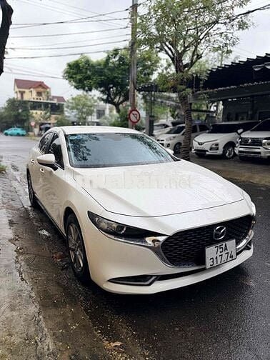 Mazda 3 2023 1.5L Luxury - 39000 km