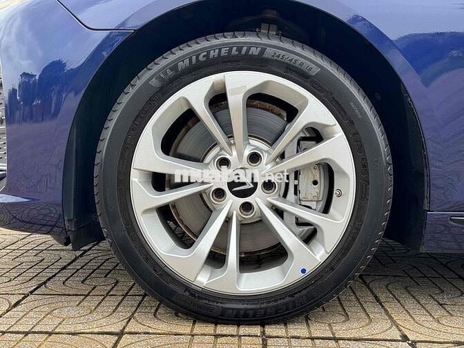 VinFast Lux A2.0 2021 2.0 AT - 50000 km