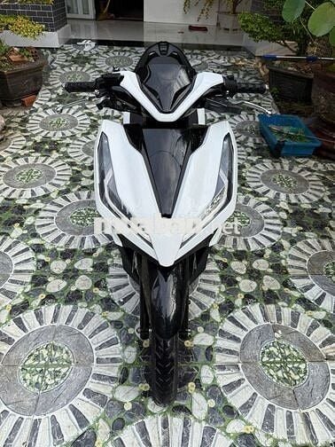 Vario 150 trắng 2019