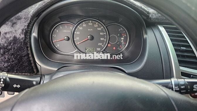 Pajero Sport MT 2017 máy dầu số sàn