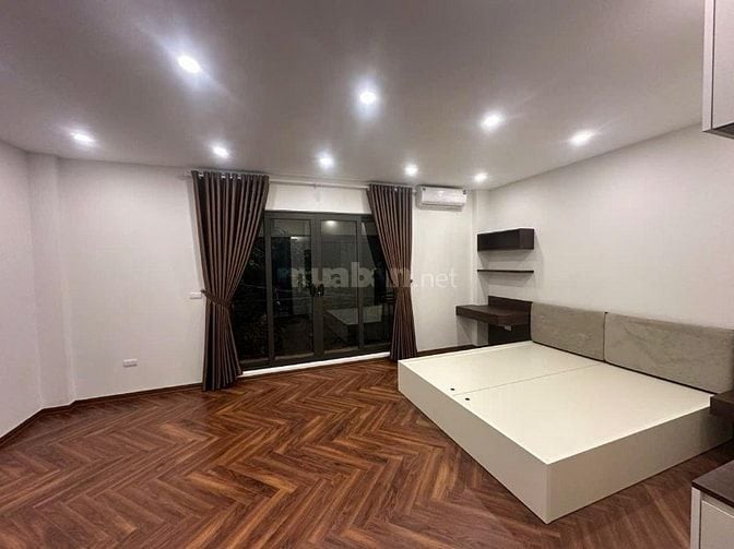 Bán nhà Thái Hà, 6 tầng thang máy. Giá 13 tỷ. Không qua sàn