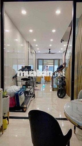 Nhà đẹp mặt tiền 4 lầu Thái Phiên(3,6m x 13m ) p9 q11