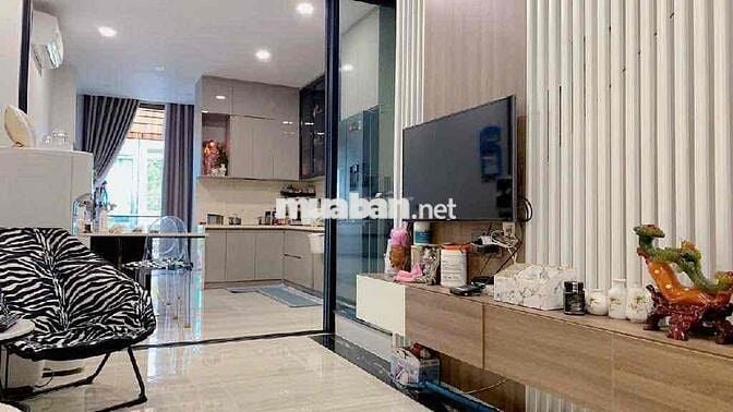 Nhà đẹp mặt tiền 4 lầu Thái Phiên(3,6m x 13m ) p9 q11