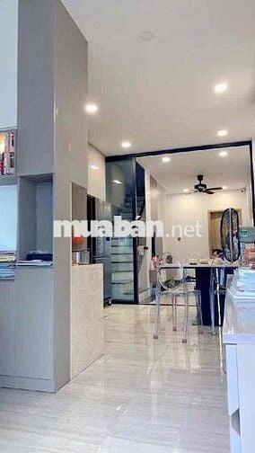 Nhà đẹp mặt tiền 4 lầu Thái Phiên(3,6m x 13m ) p9 q11