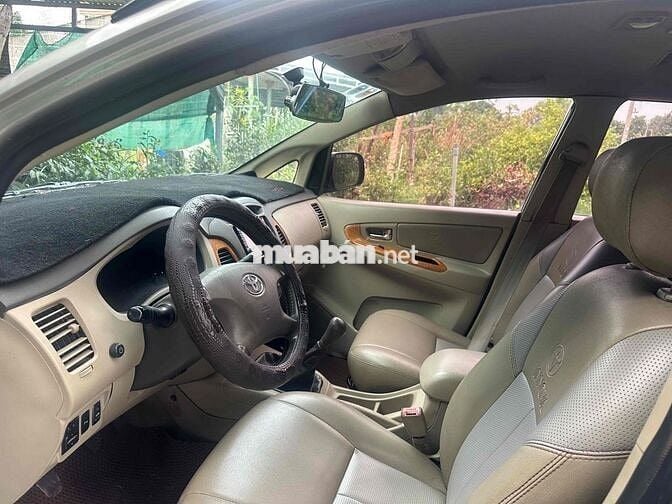 Toyota Innova 2010 G - 124548 km