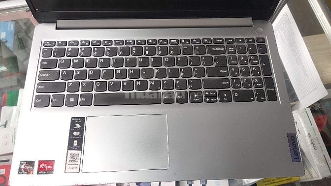Lenovo AMD Ryzen 5 7520U/ 8GB DDR5/ 512G SSD/15.6"