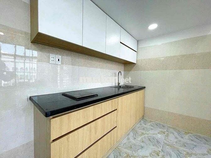 CHO THUÊ CĂN HỘ GÁC LỬNG, CỬA SỔ LỚN THOÁNG ĐẸP NGAY GẦN SVĐ PHÚ THỌ