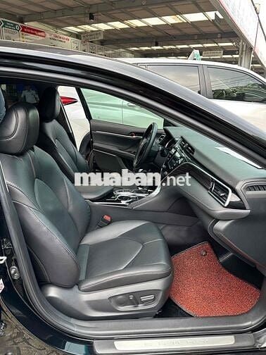 Toyota Camry 2019 2.0G Đen 29.000km