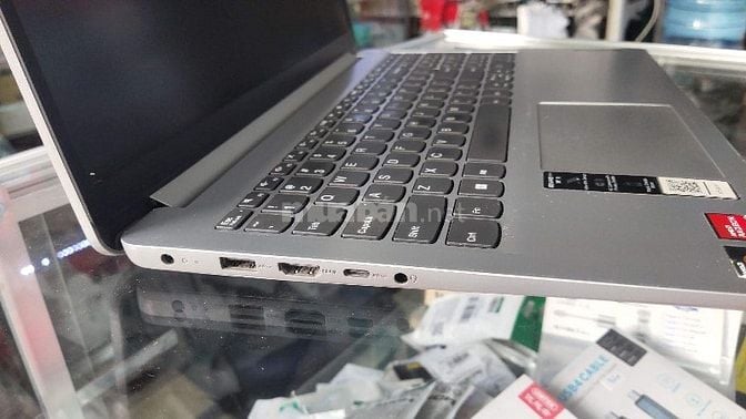 Lenovo AMD Ryzen 5 7520U/ 8GB DDR5/ 512G SSD/15.6"