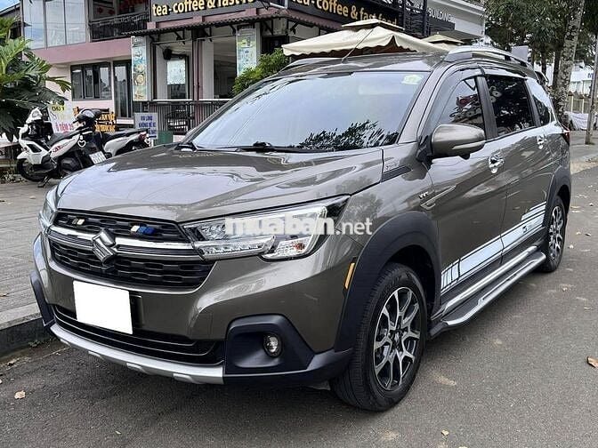 Suzuki XL7 sport 2023 xám nâu nhập khẩu