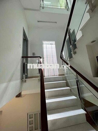 cho thuê nhà hxh bùi thị xuân p3 tân bình. DT: 4m x 17m 3 lầu giá 20tr