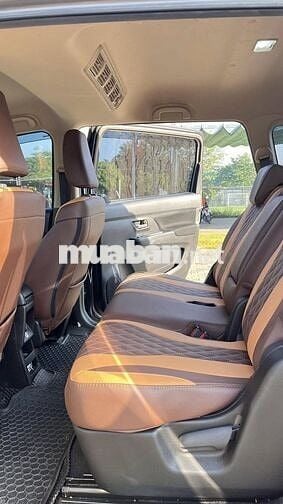 Suzuki XL7 sport 2023 xám nâu nhập khẩu