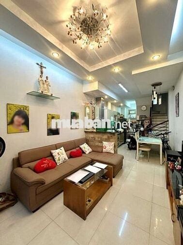 HXH -  NGUYỄN ĐÌNH CHIỂU – TRUNG TÂM QUẬN 3
- 4 TẦNG BTCT