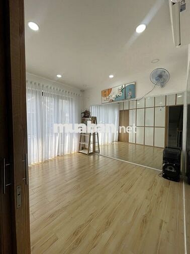 Bán căn nhà 5 tầng, đường Phạm Văn Bạch p12,GV. TPHCM. Giá 7 tỷ