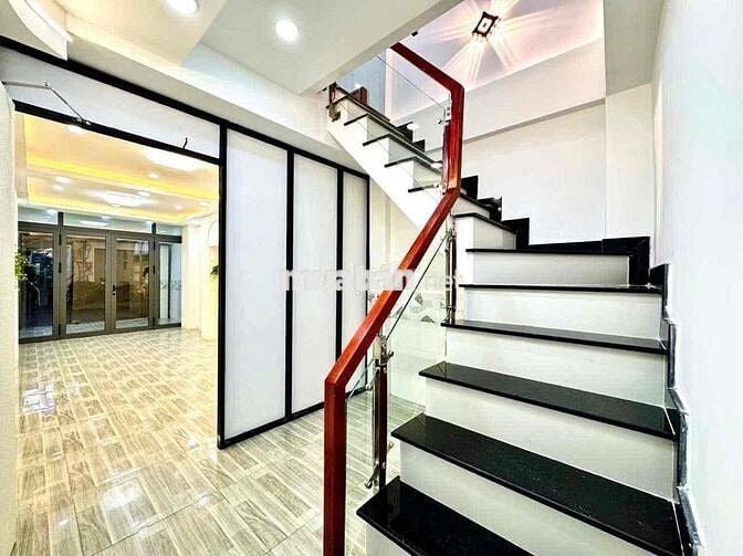 Cho thuê nhà mặt tiền đường Nguyễn Trọng Tuyển