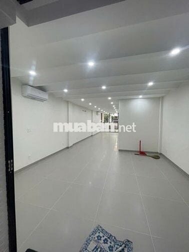 CHO THUÊ NHÀ NGUYÊN CĂN MT HOÀNG QUỐC VIỆT CÓ THANG MÁY ĐỂ LÀM VP