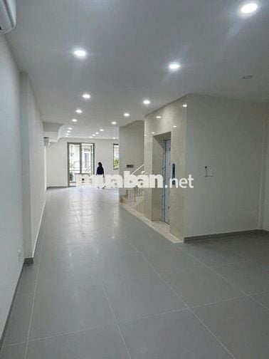 CHO THUÊ NHÀ NGUYÊN CĂN MT HOÀNG QUỐC VIỆT CÓ THANG MÁY ĐỂ LÀM VP