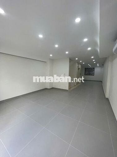 CHO THUÊ NHÀ NGUYÊN CĂN MT HOÀNG QUỐC VIỆT CÓ THANG MÁY ĐỂ LÀM VP