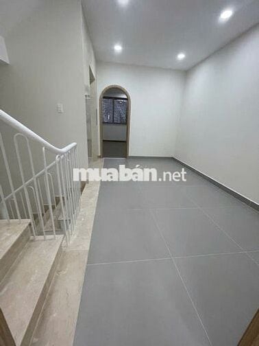 CHO THUÊ NHÀ NGUYÊN CĂN MT HOÀNG QUỐC VIỆT CÓ THANG MÁY ĐỂ LÀM VP