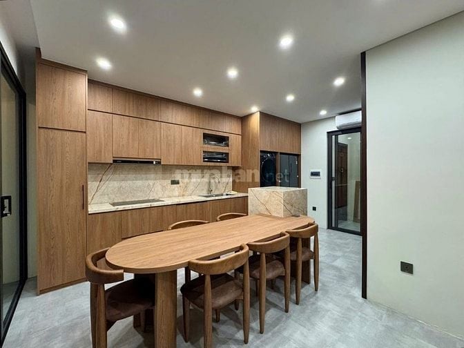 Bán Nhà Nguyễn khánh Toàn, full NT, Thang máy, 46m, 6 tầng, giá 13,7tỷ