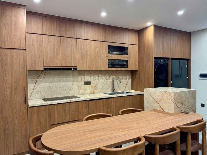 Bán Nhà Nguyễn khánh Toàn, full NT, Thang máy, 46m, 6 tầng, giá 13,7tỷ