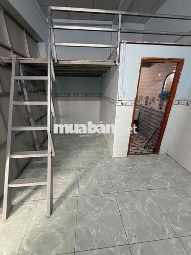 GÓC MT 6x7 đúc lửng, tiện kinh doan buôn bán