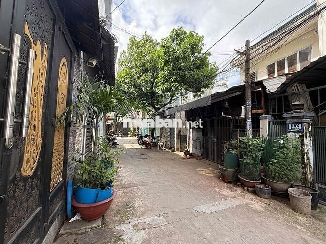 GÓC MT 6x7 đúc lửng, tiện kinh doan buôn bán