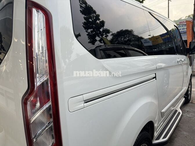 Ford Tourneo Titanium 2019, bảo hành 2026, vay 75%