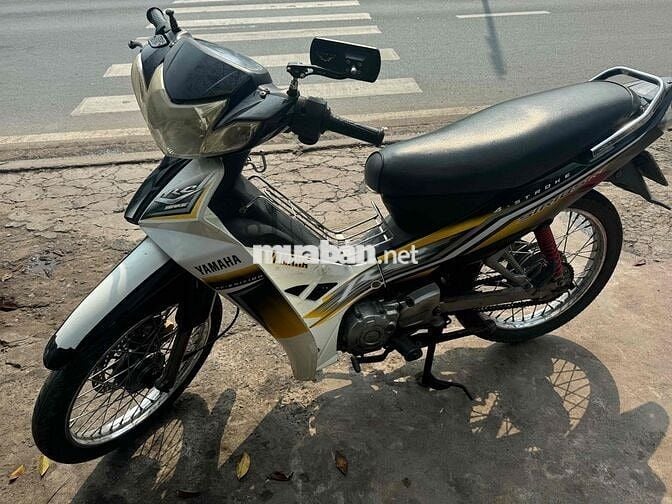 Yamaha Sirius 2011 Trắng-Đen