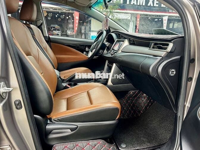 Toyota Innova 8 chỗ Tự động Nâu 66198 km