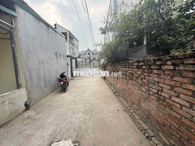 Bán nhà căn góc hiếm ở Giang Biên 34m2 4 tầng mới giá nhỉnh 4.x Tỷ