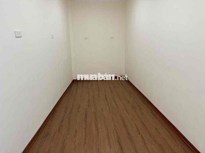 Bán nhà căn góc hiếm ở Giang Biên 34m2 4 tầng mới giá nhỉnh 4.x Tỷ