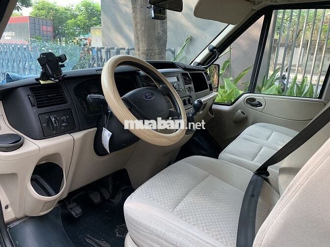 Ford Transit 2018 16 chỗ Xám