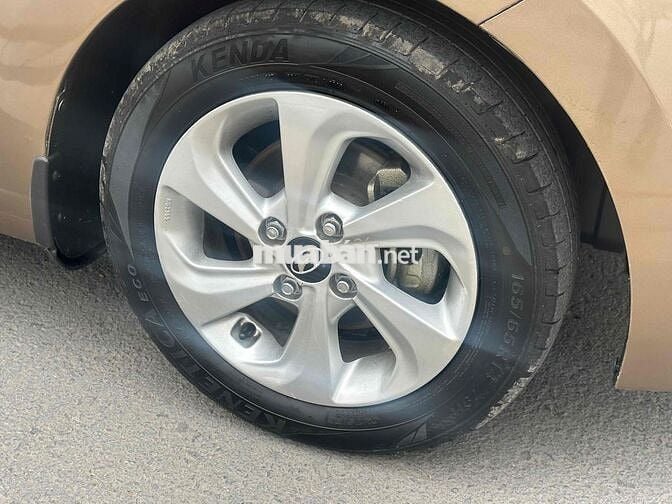 Hyundai Grand i10 Bản đủ Số sàn