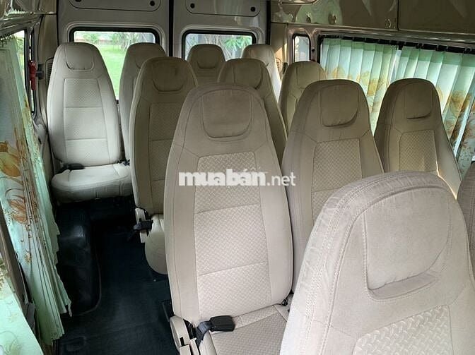 Ford Transit 2018 16 chỗ Xám