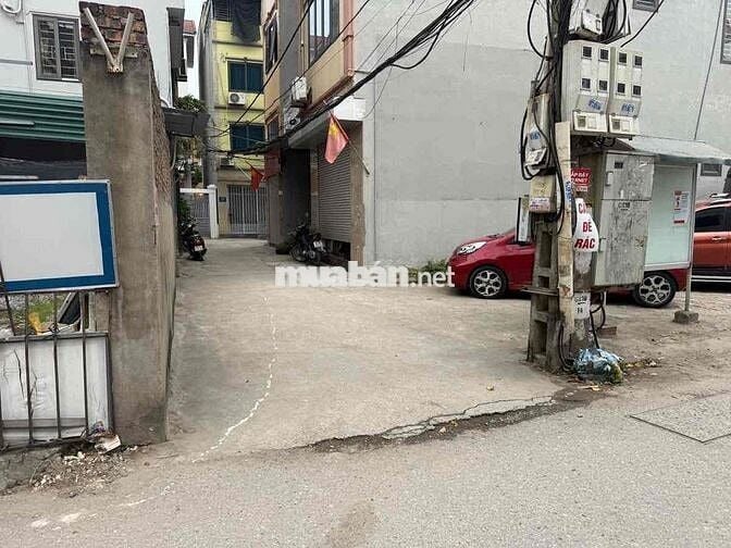 Bán nhà căn góc hiếm ở Giang Biên 34m2 4 tầng mới giá nhỉnh 4.x Tỷ